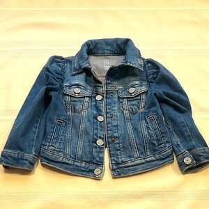 Adorable baby gap jean jacket Sz 3t with capped sleeves like new condition